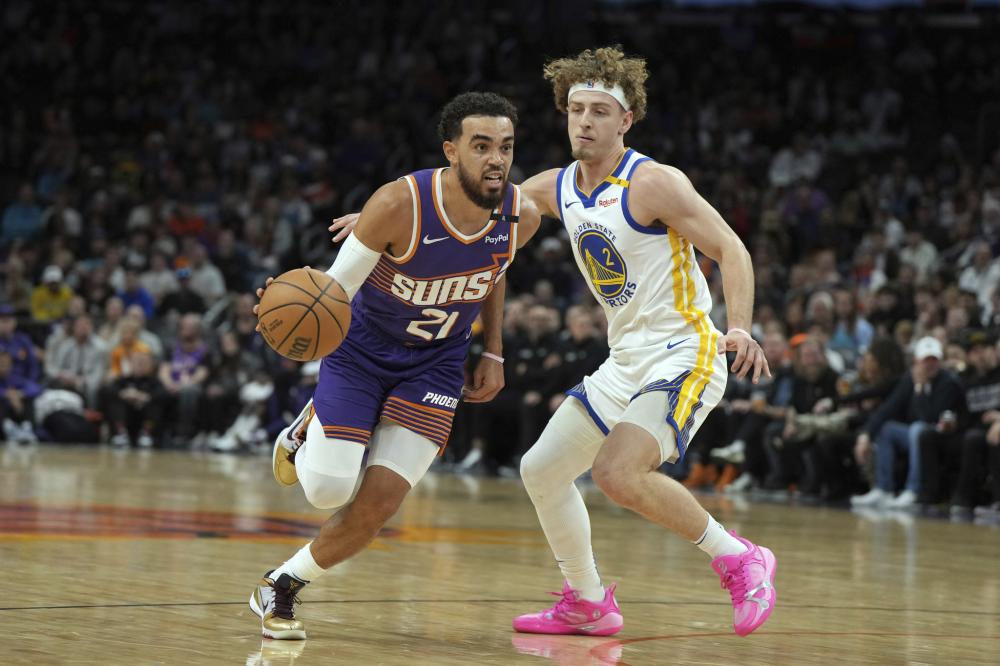 是蒙的还是真射门？托纳利：70%想传中，30%真射门，有运气加持.